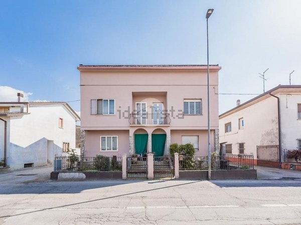appartamento in vendita a Villafranca di Verona in zona Quaderni