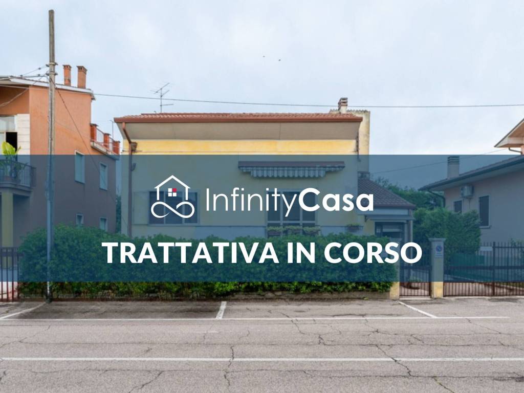 casa indipendente in vendita a Villafranca di Verona