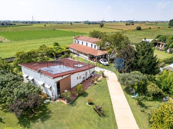 casa indipendente in vendita a Villafranca di Verona