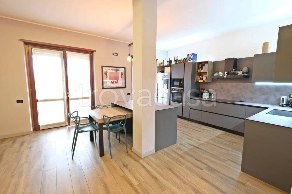 appartamento in vendita a Villafranca di Verona in zona Dossobuono