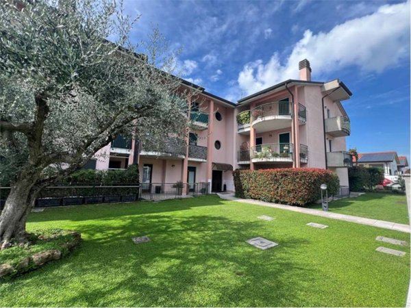 appartamento in vendita a Villafranca di Verona in zona Dossobuono