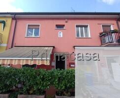 casa indipendente in vendita a Villafranca di Verona