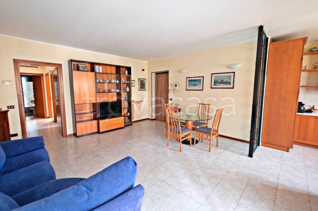 appartamento in vendita a Villafranca di Verona in zona Dossobuono