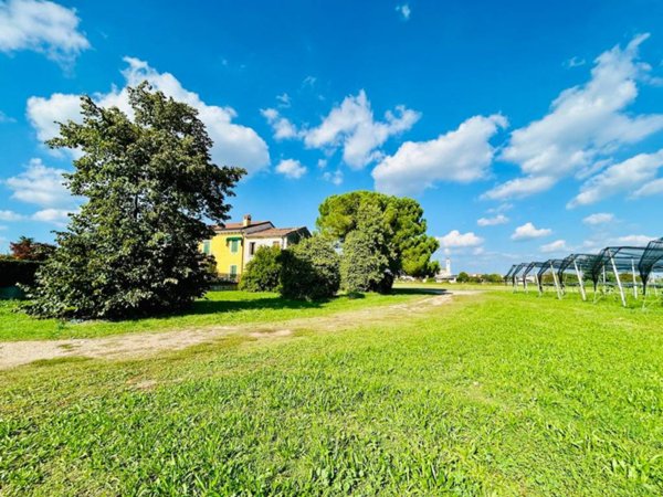 casa indipendente in vendita a Villafranca di Verona