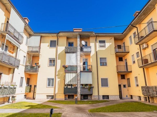 appartamento in vendita a Villafranca di Verona in zona Pizzoletta