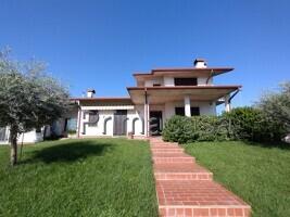 casa indipendente in vendita a Villafranca di Verona in zona Alpo