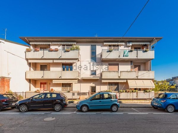 appartamento in vendita a Villafranca di Verona in zona Quaderni