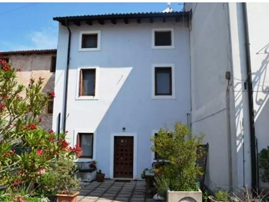 casa indipendente in vendita a Villafranca di Verona