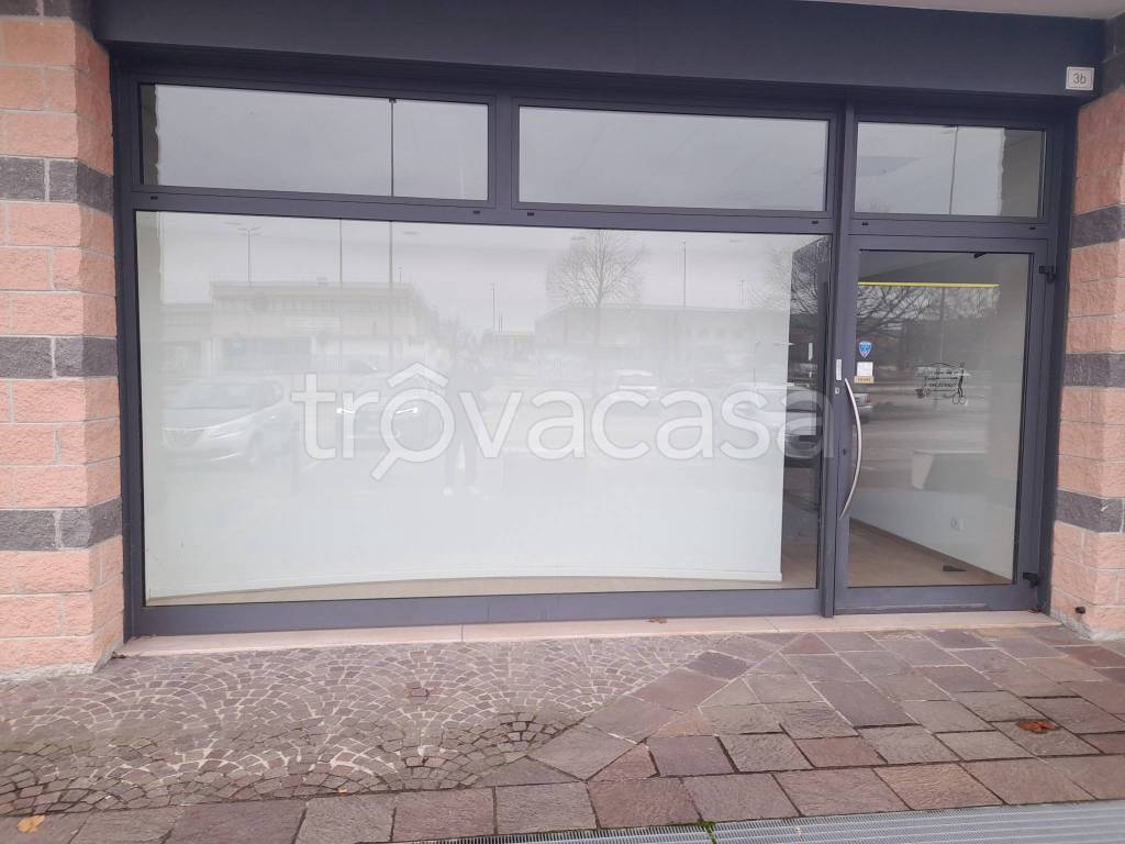 negozio in vendita a Villafranca di Verona