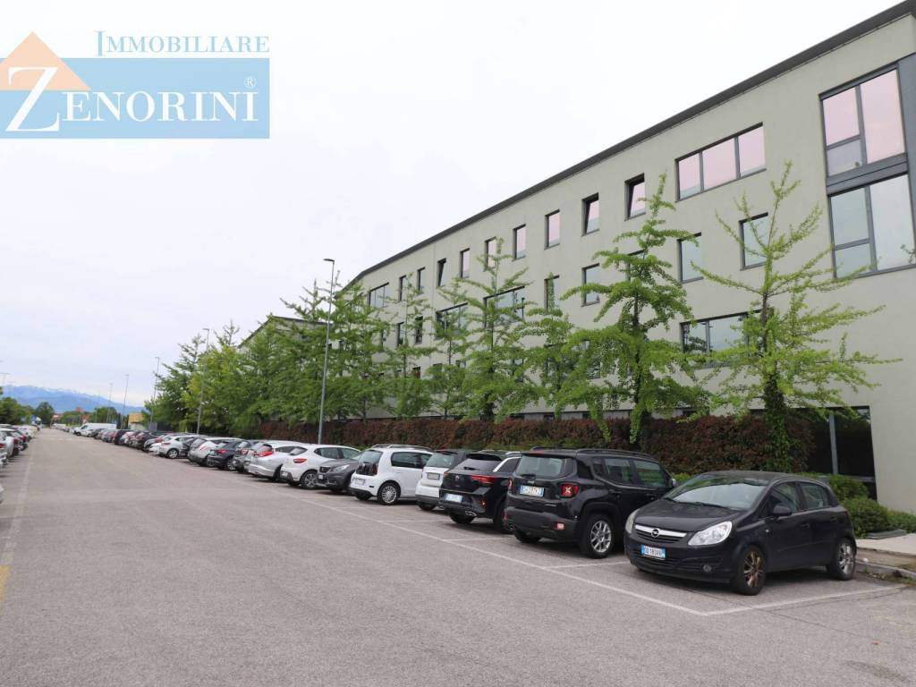 ufficio in vendita a Villafranca di Verona