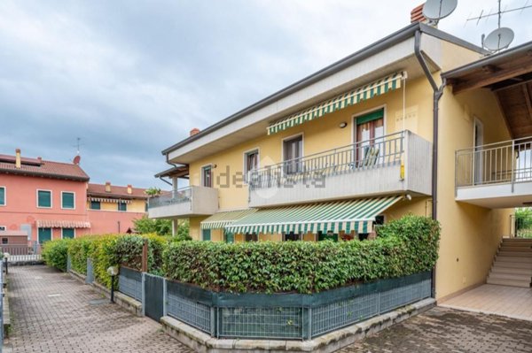 appartamento in vendita a Villafranca di Verona in zona Rosegaferro