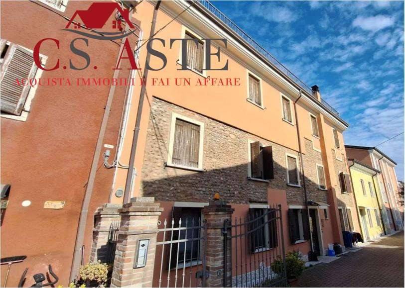 casa indipendente in vendita a Villafranca di Verona in zona Pizzoletta