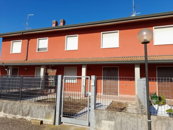 casa indipendente in vendita a Villafranca di Verona