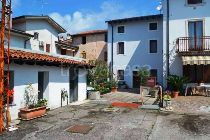 casa indipendente in vendita a Villafranca di Verona