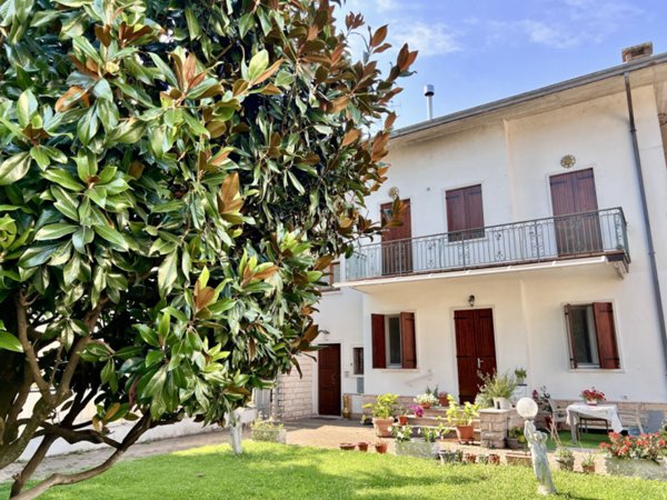 casa indipendente in vendita a Villafranca di Verona