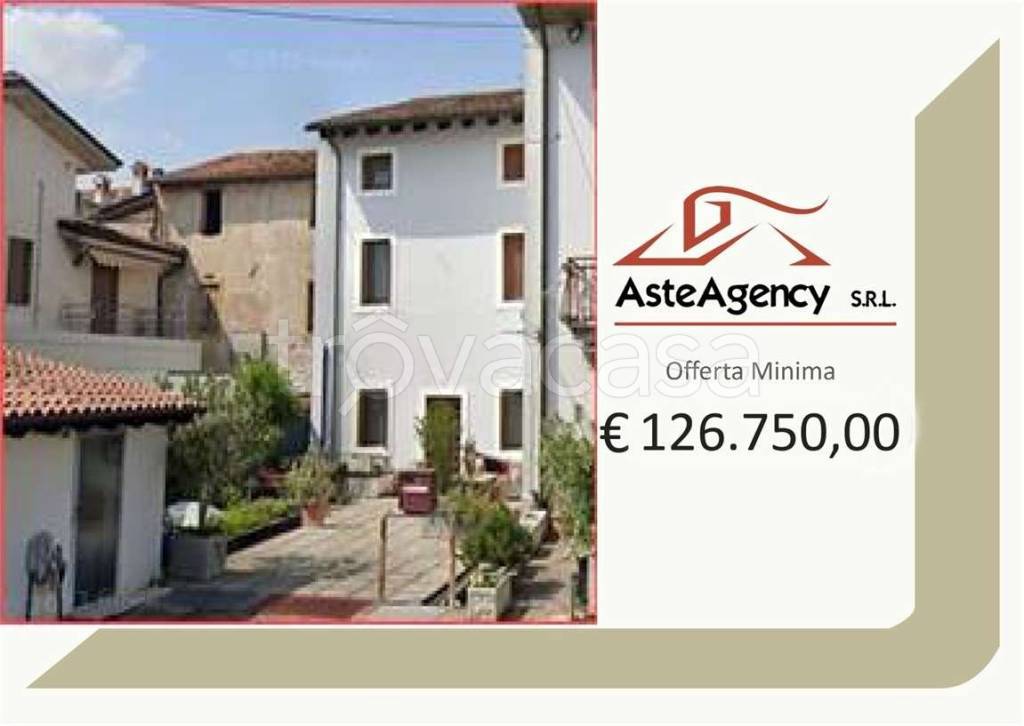 casa indipendente in vendita a Villafranca di Verona