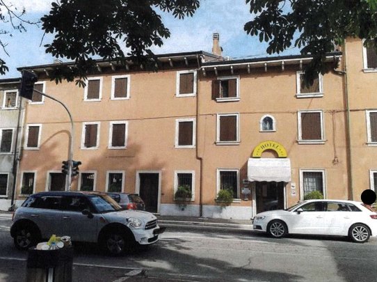 terreno edificabile in vendita a Villafranca di Verona in zona Dossobuono