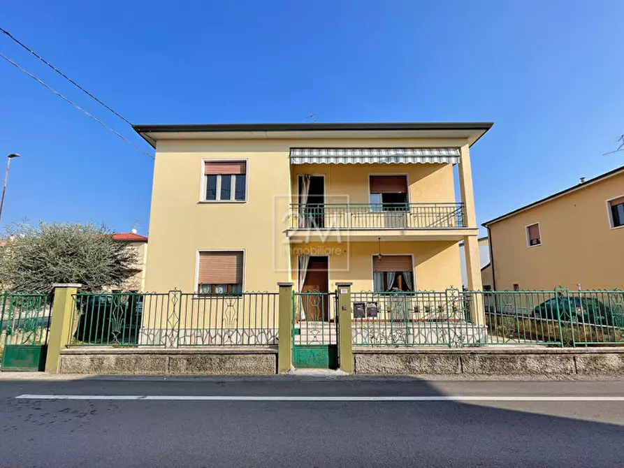 casa indipendente in vendita a Villafranca di Verona in zona Dossobuono