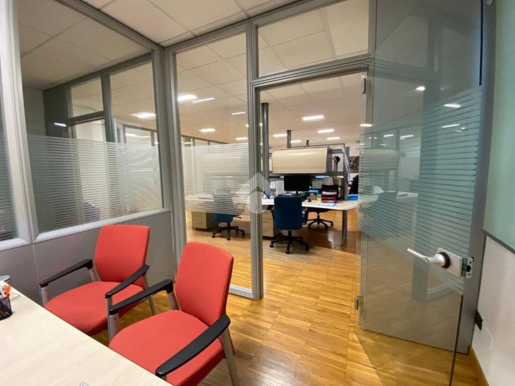 ufficio in vendita a Villafranca di Verona in zona Dossobuono