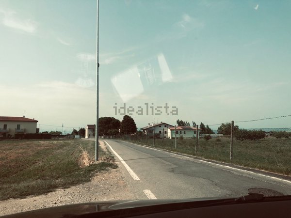 casa indipendente in vendita a Villafranca di Verona in zona Alpo