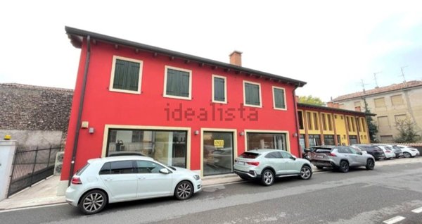 ufficio in vendita a Villafranca di Verona