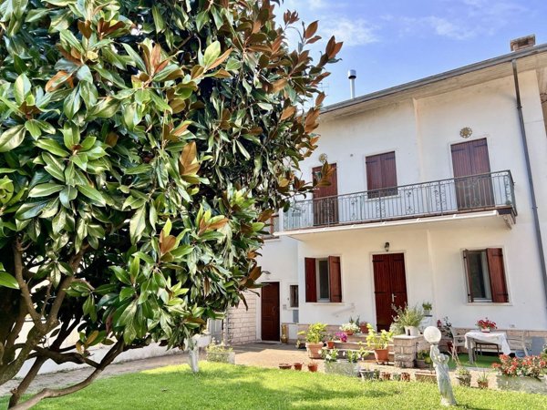 casa indipendente in vendita a Villafranca di Verona