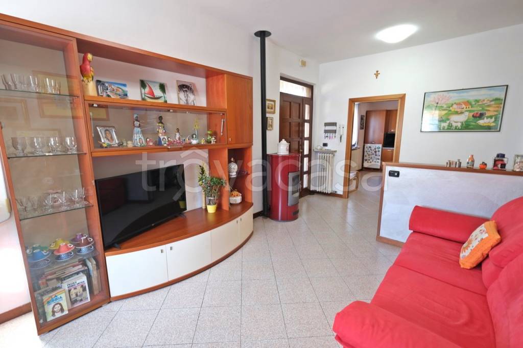 appartamento in vendita a Villafranca di Verona in zona Dossobuono