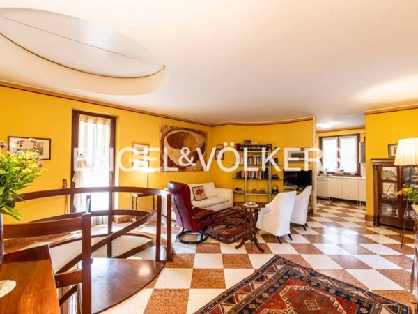 casa indipendente in vendita a Villafranca di Verona