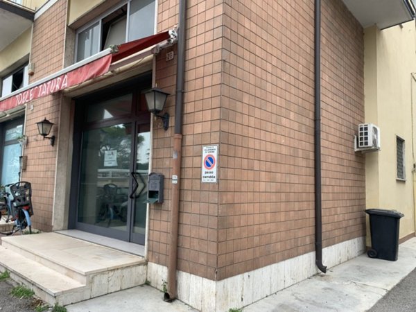 negozio in vendita a Villafranca di Verona