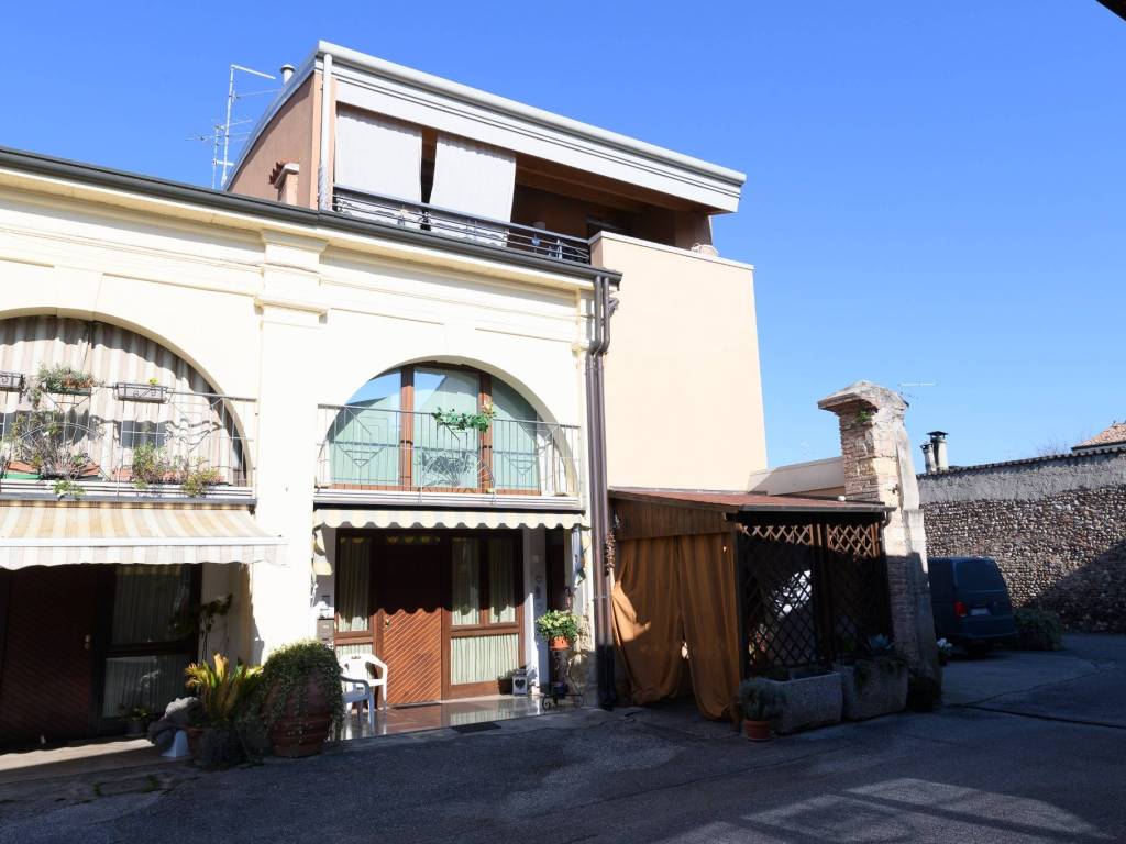 appartamento in vendita a Villafranca di Verona