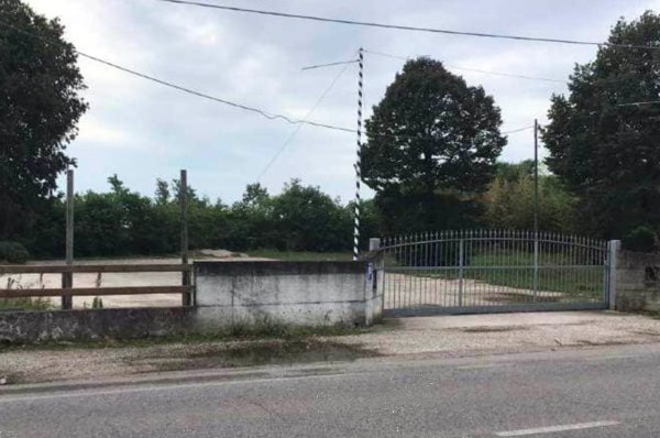 negozio in vendita a Villafranca di Verona