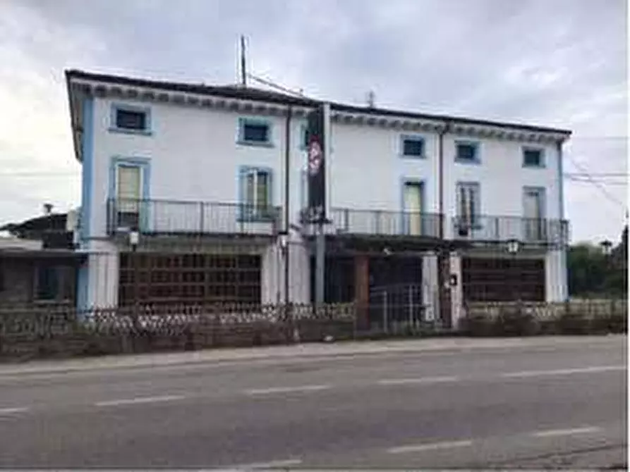 locale di sgombero in vendita a Villafranca di Verona