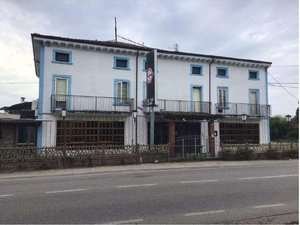 locale commerciale in vendita a Villafranca di Verona