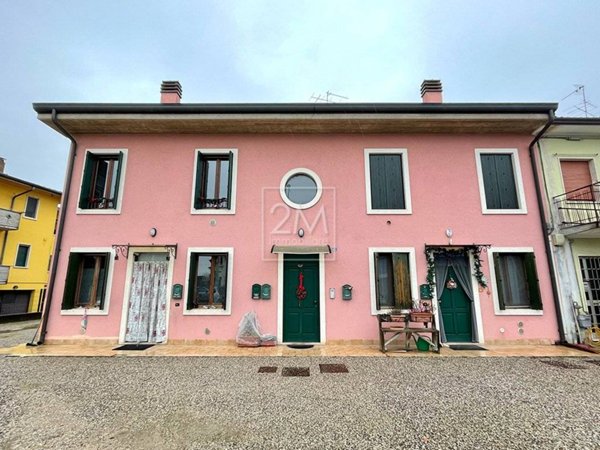 appartamento in vendita a Villafranca di Verona in zona Pizzoletta