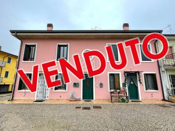 appartamento in vendita a Villafranca di Verona in zona Pizzoletta