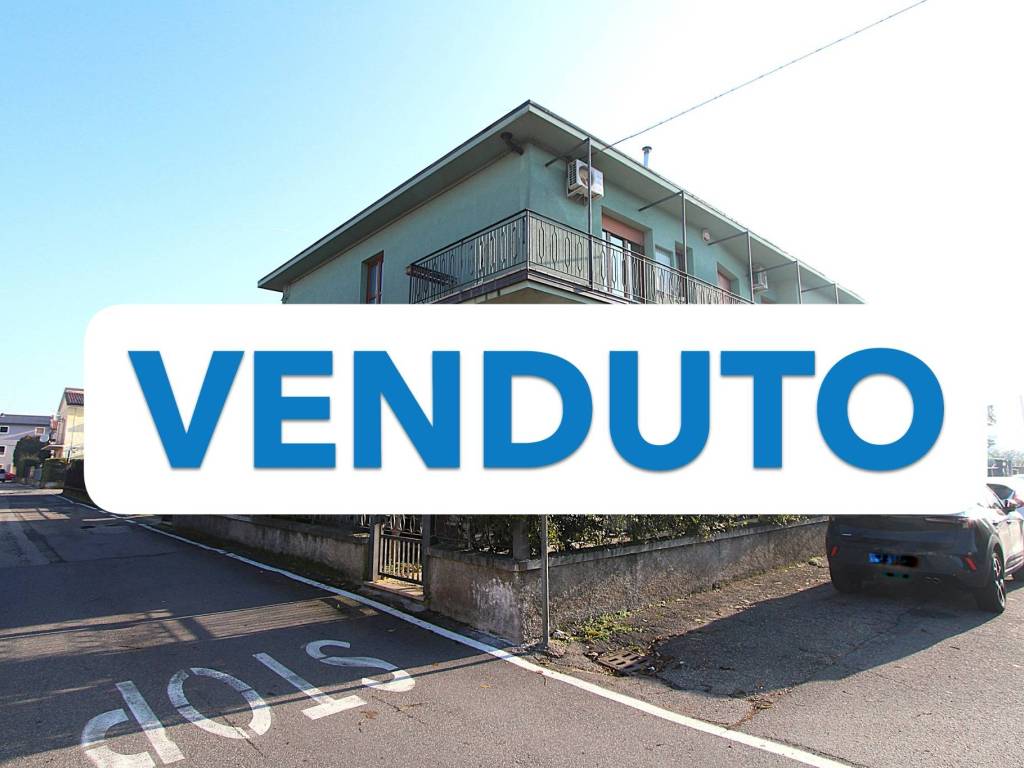 appartamento in vendita a Villafranca di Verona in zona Dossobuono