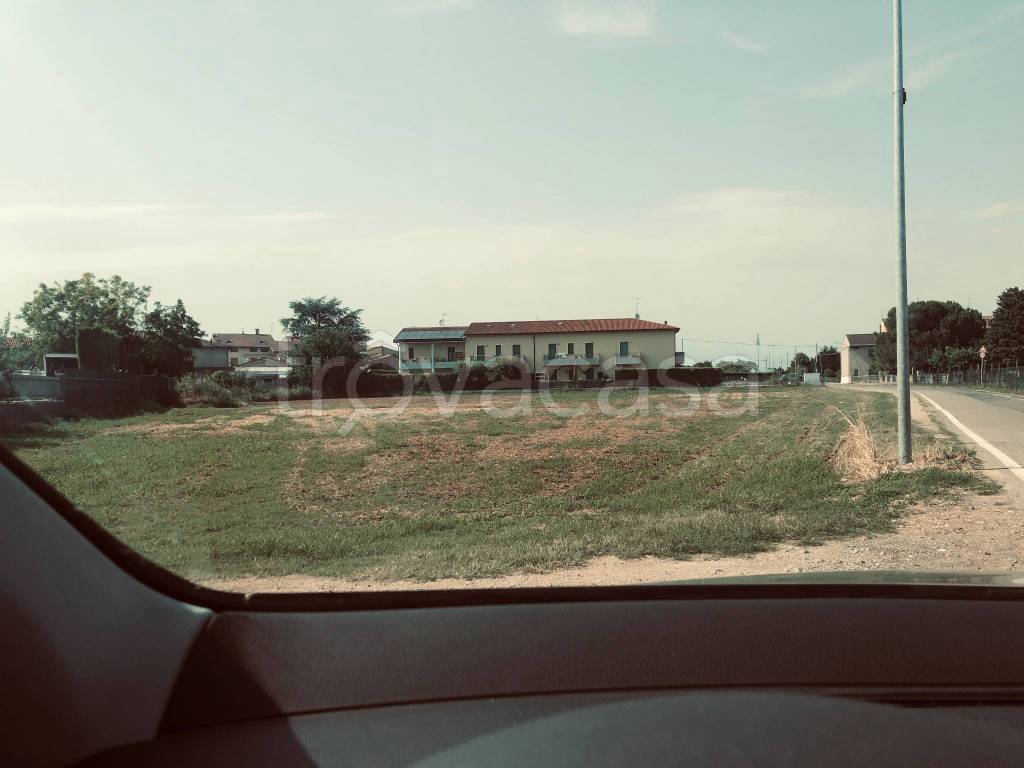 terreno agricolo in vendita a Villafranca di Verona in zona Alpo