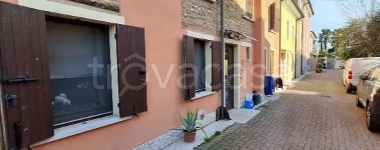 casa indipendente in vendita a Villafranca di Verona