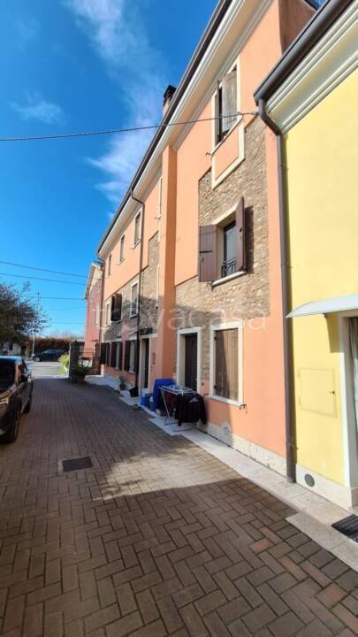 casa indipendente in vendita a Villafranca di Verona