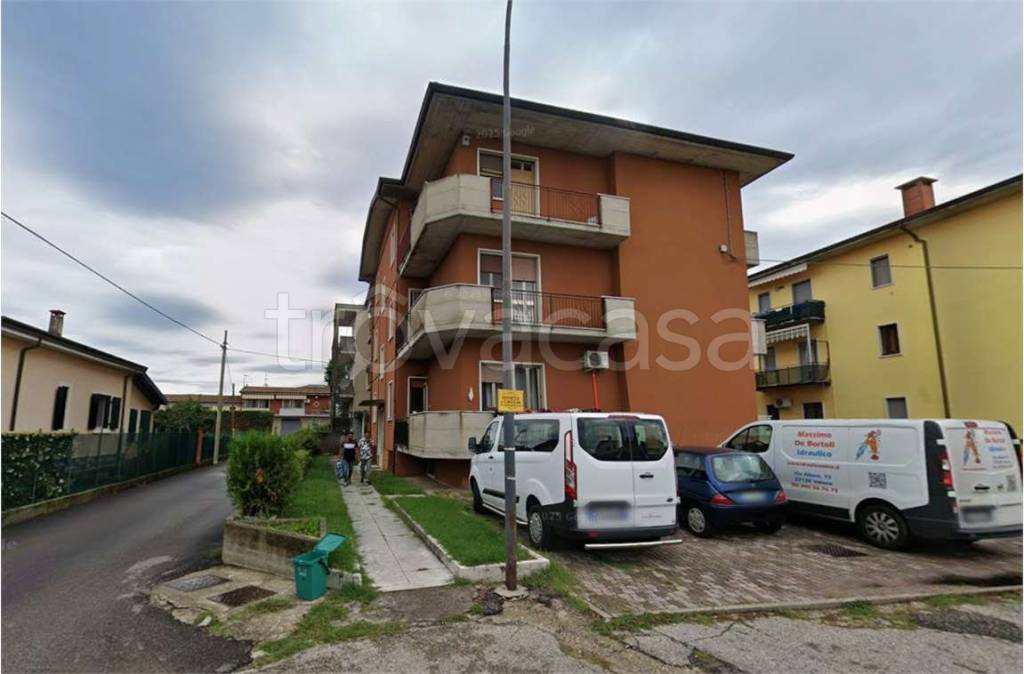 appartamento in vendita a Villafranca di Verona in zona Pizzoletta