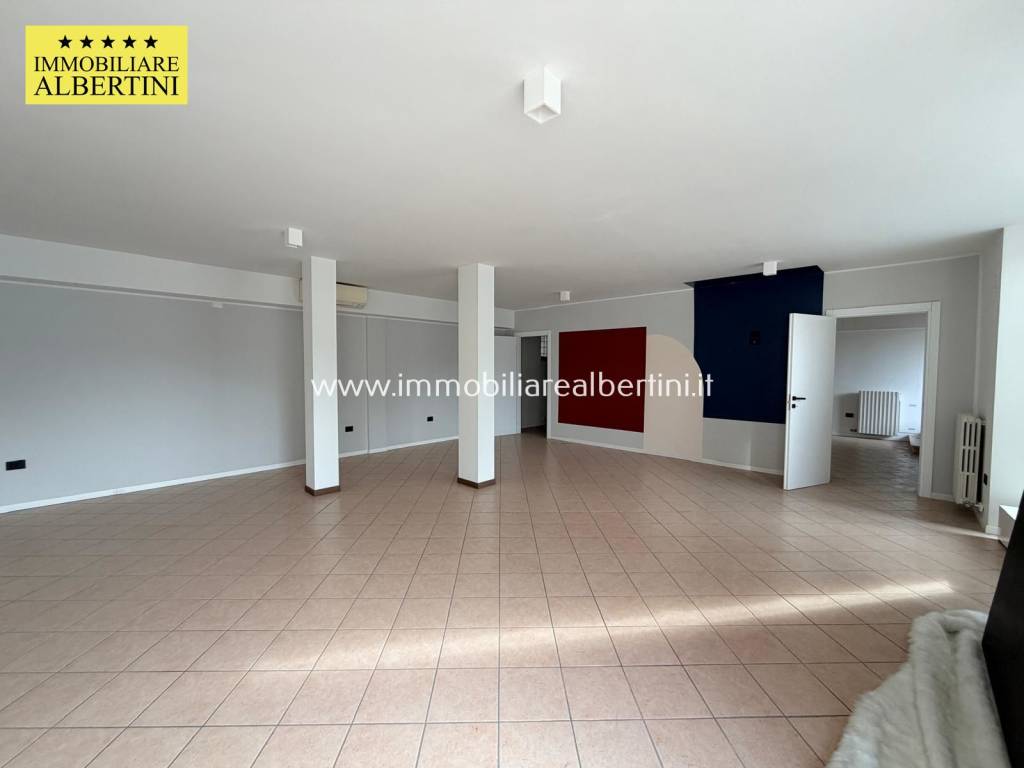 negozio in vendita a Villafranca di Verona