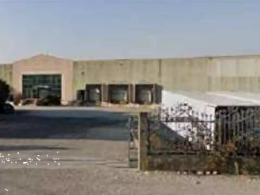 locale di sgombero in vendita a Villafranca di Verona