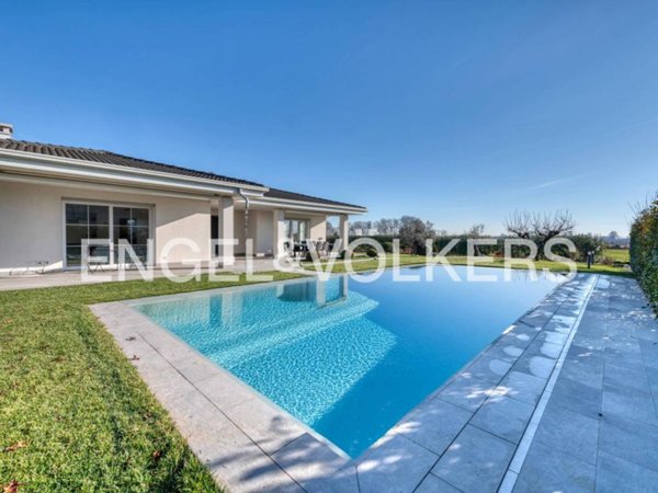 casa indipendente in vendita a Villafranca di Verona