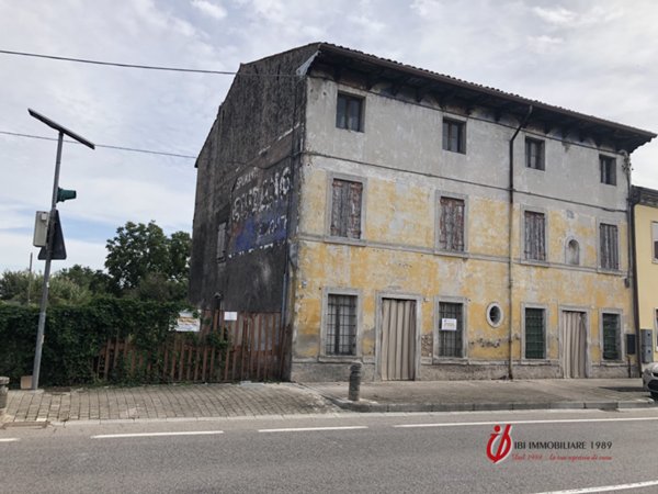 terreno edificabile in vendita a Villafranca di Verona in zona Pizzoletta