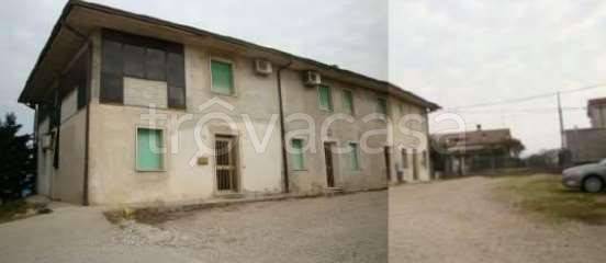 locale di sgombero in vendita a Villafranca di Verona