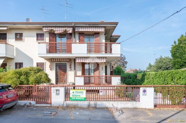 casa indipendente in vendita a Villafranca di Verona