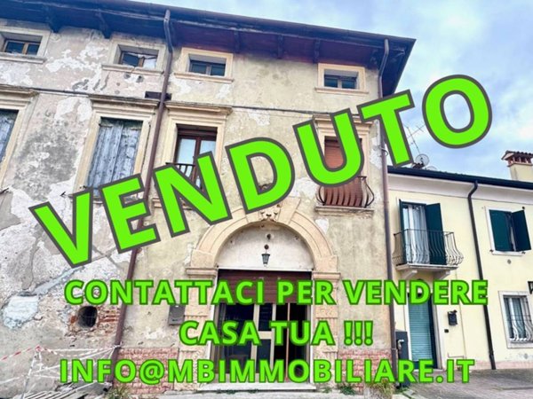 casa indipendente in vendita a Villafranca di Verona in zona Alpo