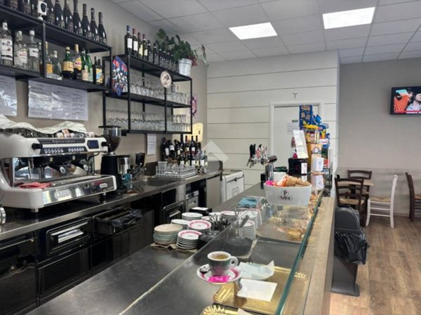 negozio in vendita a Villafranca di Verona