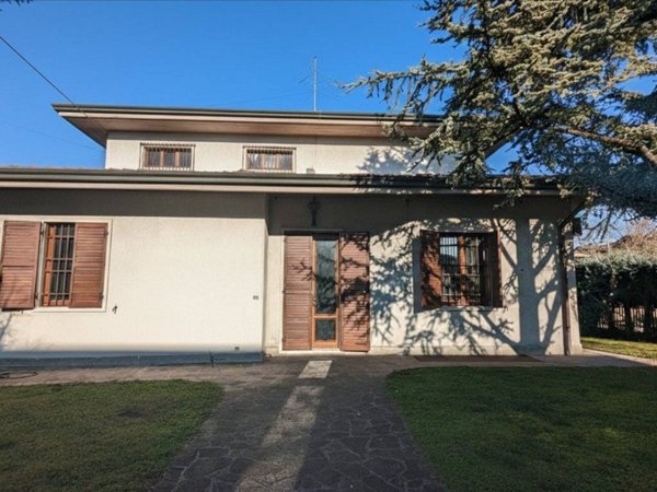 casa indipendente in vendita a Villafranca di Verona