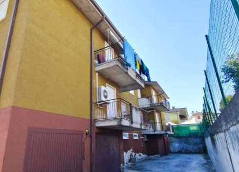 casa indipendente in vendita a Villafranca di Verona